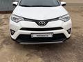 Toyota RAV4 2017 года за 11 700 000 тг. в Атырау