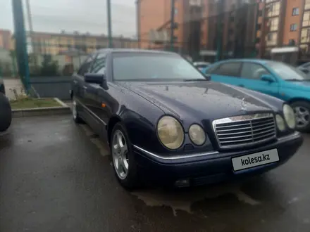 Mercedes-Benz E 280 1997 года за 4 300 000 тг. в Кокшетау – фото 2