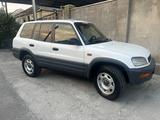 Toyota RAV4 1997 года за 4 000 000 тг. в Алматы – фото 4