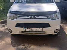 Mitsubishi Outlander, 2012