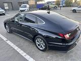 Hyundai Sonata 2022 годаfor12 100 000 тг. в Атырау – фото 5