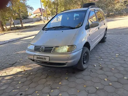 Volkswagen Sharan 1996 года за 1 600 000 тг. в Аксай