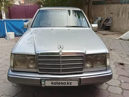 Mercedes-Benz E 230 1992 года за 1 250 000 тг. в Шымкент