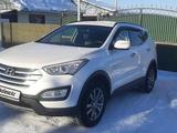 Hyundai Santa Fe 2014 годаүшін9 800 000 тг. в Зайсан