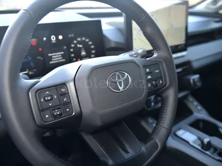 Toyota RAV4 Luxe HEV 2026 года за 28 390 000 тг. в Шымкент – фото 15