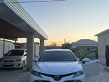 Toyota Camry 2018 года за 13 000 000 тг. в Актау – фото 2