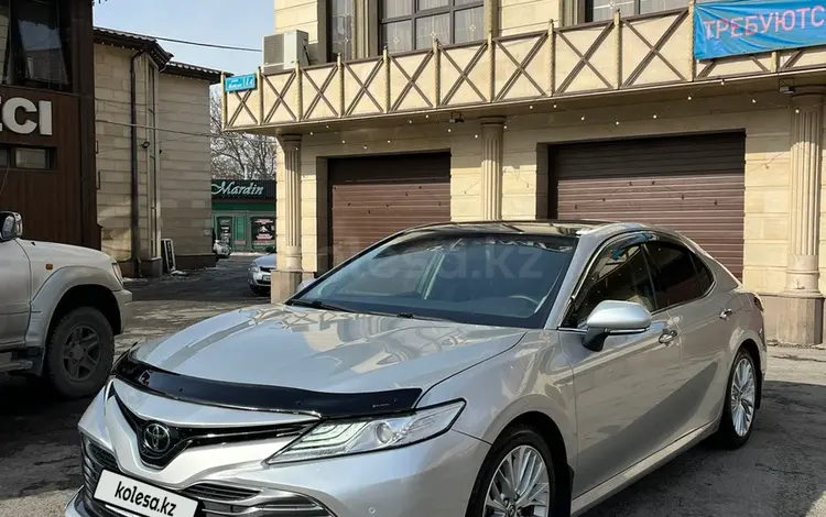 Toyota Camry 2019 года за 13 850 000 тг. в Алматы