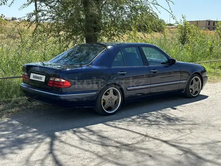 Mercedes-Benz E 320 1999 года за 7 000 000 тг. в Алматы – фото 4