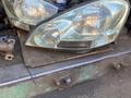 Передний фары Toyota Ipsum (2003-2009) за 50 000 тг. в Алматы