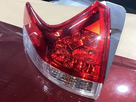 Левый задний фонарь Toyota Sienna 2010-2017 б/у оригинал за 90 000 тг. в Алматы