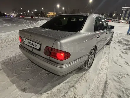 Mercedes-Benz E 230 1997 года за 2 750 000 тг. в Астана – фото 4