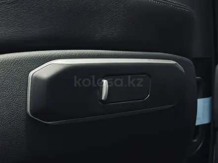 BMW X5 2025 года за 66 000 000 тг. в Алматы – фото 28