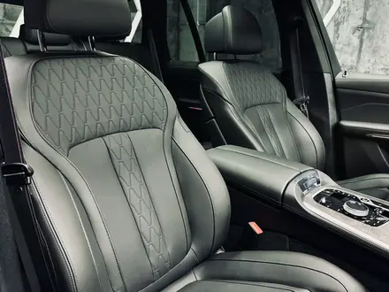 BMW X5 2025 года за 66 000 000 тг. в Алматы – фото 32