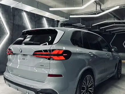BMW X5 2025 года за 66 000 000 тг. в Алматы – фото 36