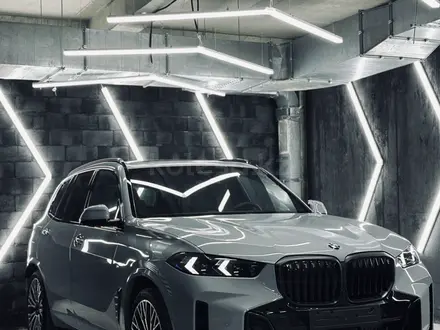 BMW X5 2025 года за 66 000 000 тг. в Алматы – фото 2