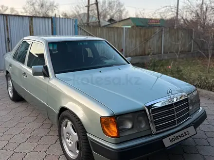 Mercedes-Benz E 280 1992 года за 2 900 000 тг. в Алматы