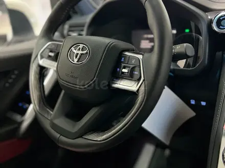 Toyota Land Cruiser Premium 2023 года за 63 700 000 тг. в Актобе – фото 16