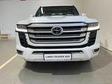 Toyota Land Cruiser Premium 2023 годаfor63 700 000 тг. в Актобе – фото 3