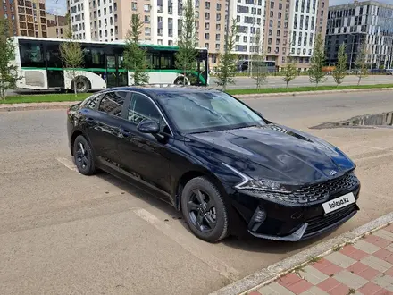 Kia K5 2021 года за 11 300 000 тг. в Астана