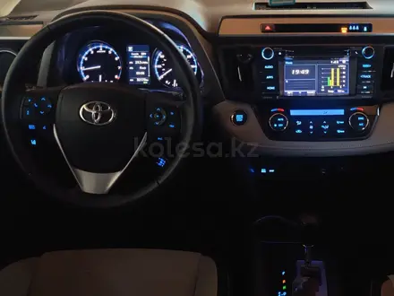 Toyota RAV4 2018 года за 12 970 000 тг. в Караганда