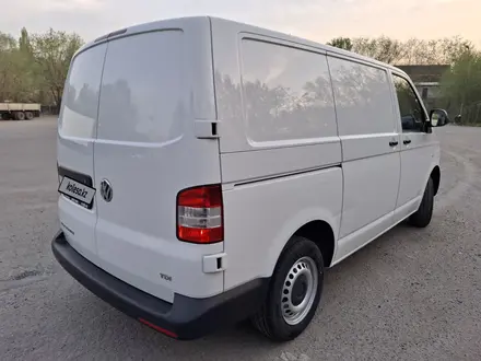 Volkswagen Transporter 2015 года за 13 700 000 тг. в Алматы – фото 4