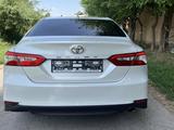 Toyota Camry 2018 годаүшін12 000 000 тг. в Шымкент – фото 3