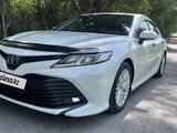 Toyota Camry 2018 годаүшін12 000 000 тг. в Шымкент