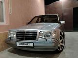 Mercedes-Benz E 280 1994 годаfor3 700 000 тг. в Шымкент – фото 2