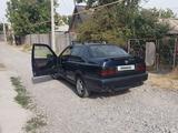 Volkswagen Vento 1993 годаfor1 500 000 тг. в Шымкент