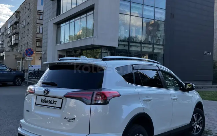 Toyota RAV4 2016 года за 12 900 000 тг. в Усть-Каменогорск