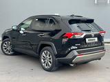 Toyota RAV4 2024 года за 17 800 000 тг. в Астана – фото 2
