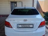 Hyundai Solaris 2016 года за 3 500 000 тг. в Тараз – фото 2