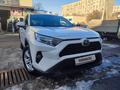 Toyota RAV4 2023 года за 12 800 000 тг. в Алматы