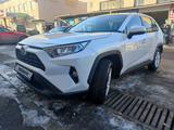 Toyota RAV4 2023 года за 12 800 000 тг. в Алматы – фото 2