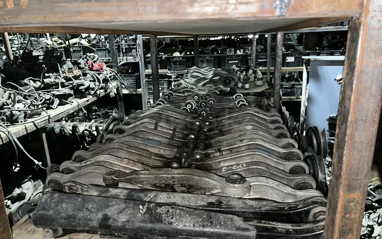 Рычаг на BMW за 9 900 тг. в Актау