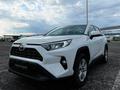 Toyota RAV4 2019 года за 14 500 000 тг. в Астана – фото 2