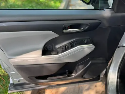 Toyota Highlander 2022 года за 24 000 000 тг. в Алматы – фото 9