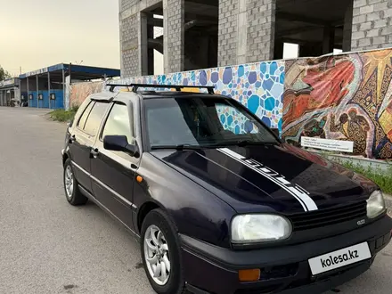 Volkswagen Golf 1997 года за 1 800 000 тг. в Алматы – фото 2