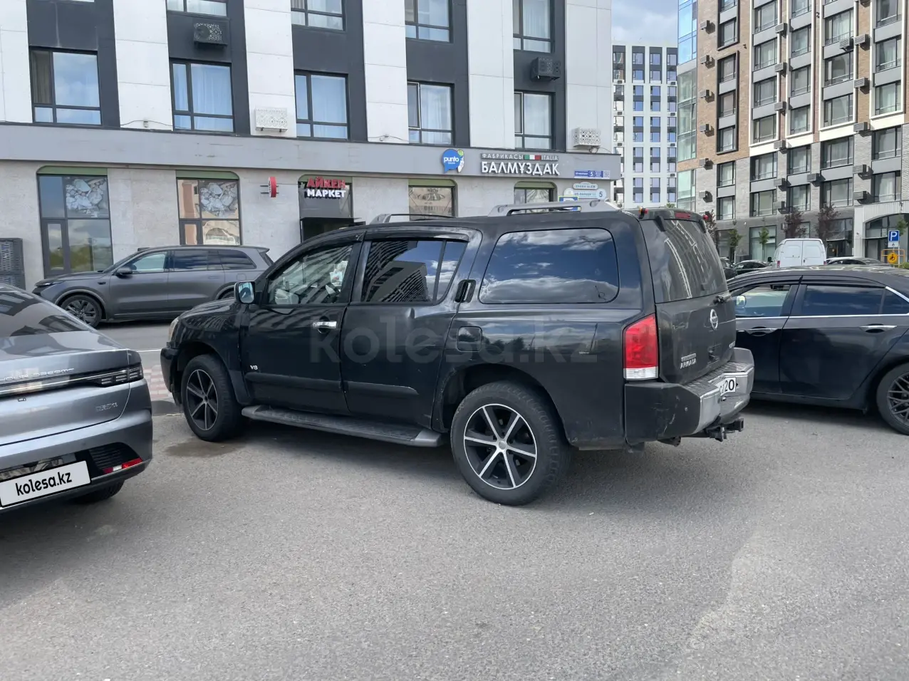 Nissan Armada, 2004