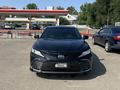 Toyota Camry 2018 года за 11 000 000 тг. в Уральск – фото 2