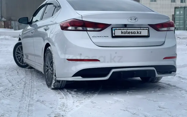 Hyundai Elantra 2018 года за 8 200 000 тг. в Павлодар