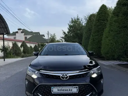 Toyota Camry 2017 года за 12 900 000 тг. в Шымкент – фото 2