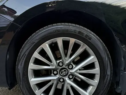 Toyota Camry 2017 года за 12 900 000 тг. в Шымкент – фото 4