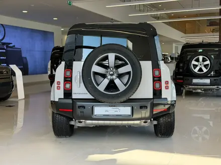 Land Rover Defender X-Dynamic SE 2026 года за 73 349 000 тг. в Астана – фото 15