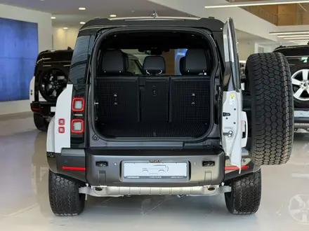 Land Rover Defender X-Dynamic SE 2026 года за 73 349 000 тг. в Астана – фото 17