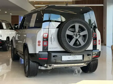 Land Rover Defender X-Dynamic SE 2026 года за 73 349 000 тг. в Астана – фото 18