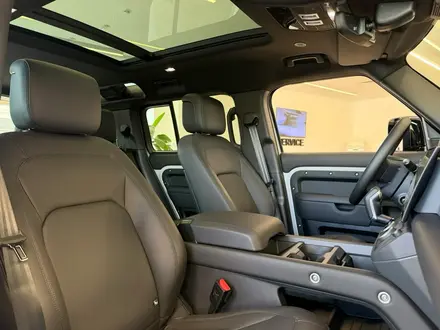 Land Rover Defender X-Dynamic SE 2026 года за 73 349 000 тг. в Астана – фото 22