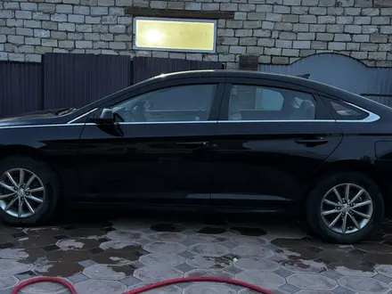 Hyundai Sonata 2017 года за 5 000 000 тг. в Актобе – фото 2