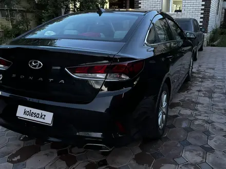 Hyundai Sonata 2017 года за 5 000 000 тг. в Актобе – фото 5