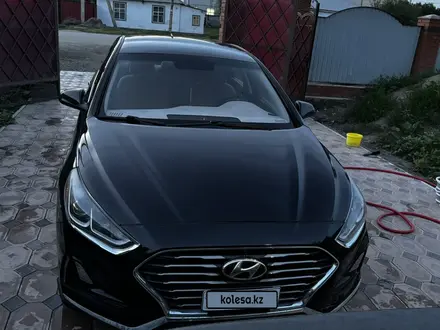 Hyundai Sonata 2017 года за 5 000 000 тг. в Актобе – фото 8